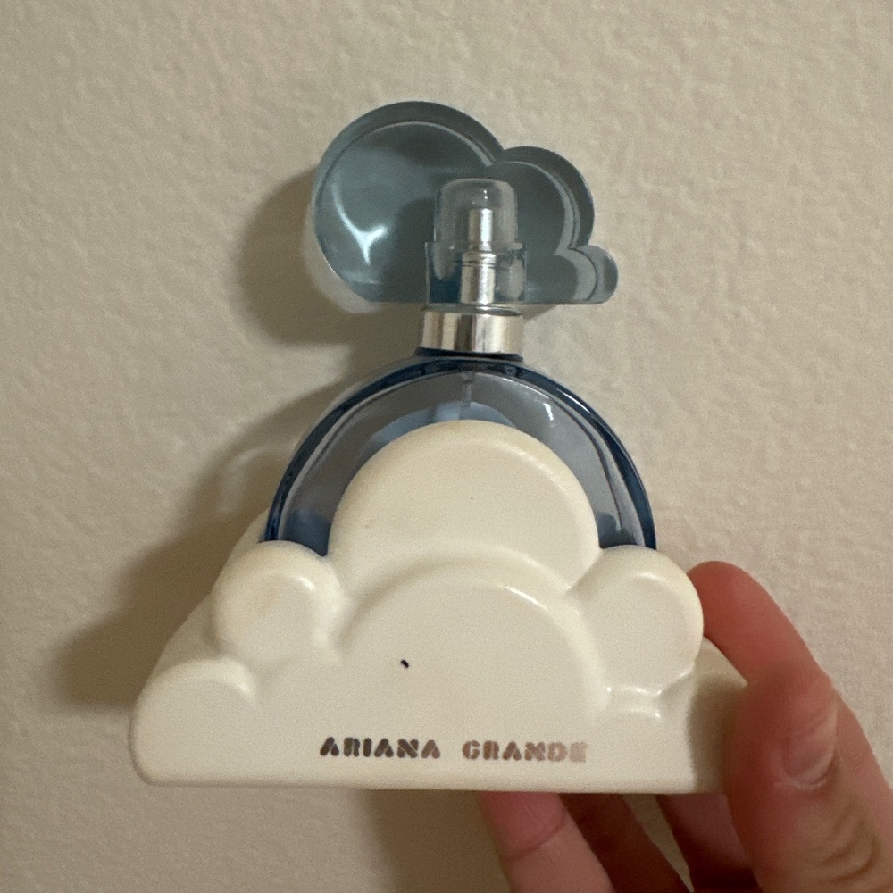 Cloud perfume